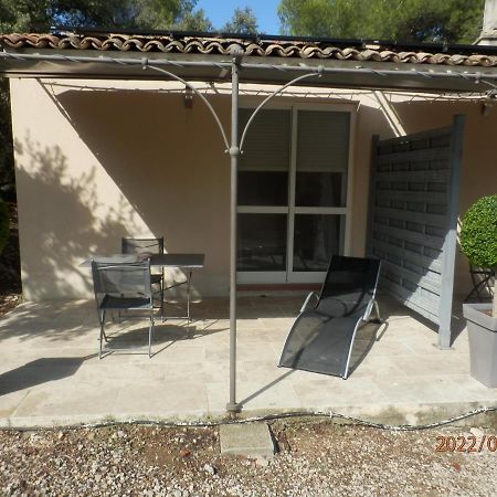Mas Les Vieux Chenes Bed & Breakfast Lambesc Bagian luar foto