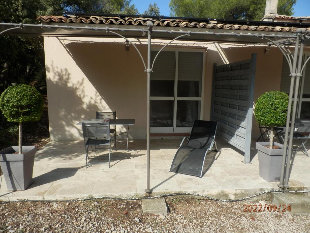Mas Les Vieux Chenes Bed & Breakfast Lambesc Bagian luar foto