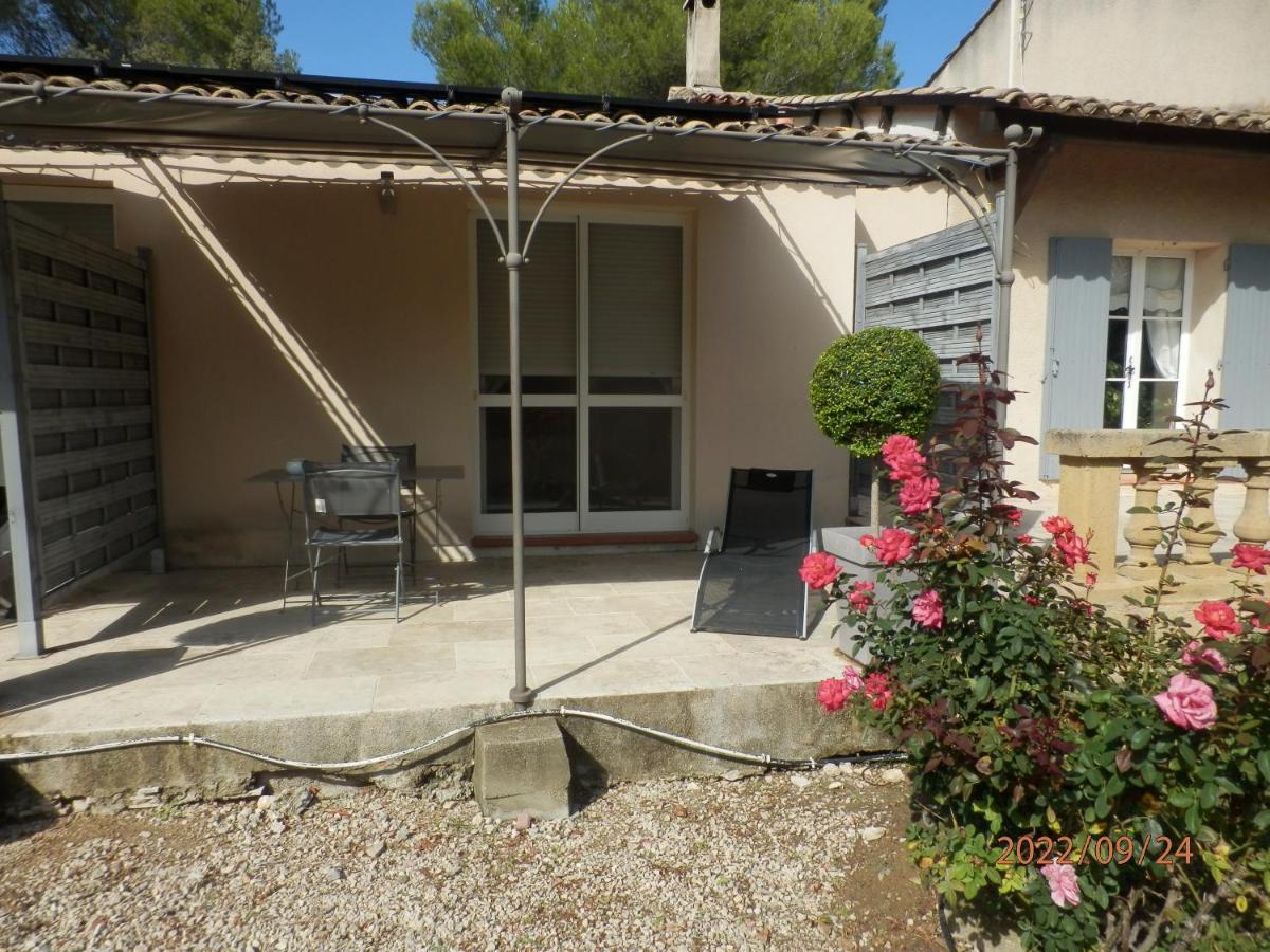 Mas Les Vieux Chenes Bed & Breakfast Lambesc Bagian luar foto