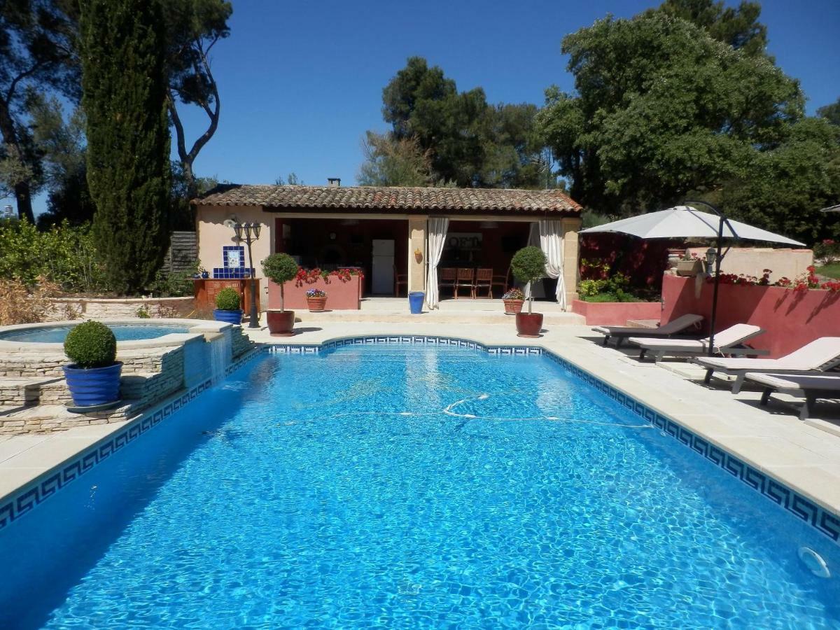 Mas Les Vieux Chenes Bed & Breakfast Lambesc Bagian luar foto