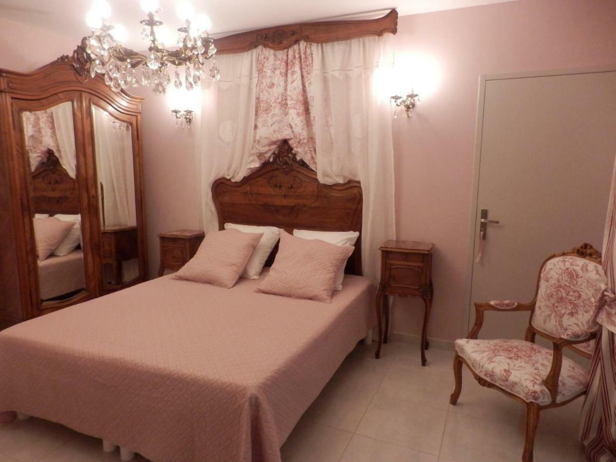 Mas Les Vieux Chenes Bed & Breakfast Lambesc Bagian luar foto